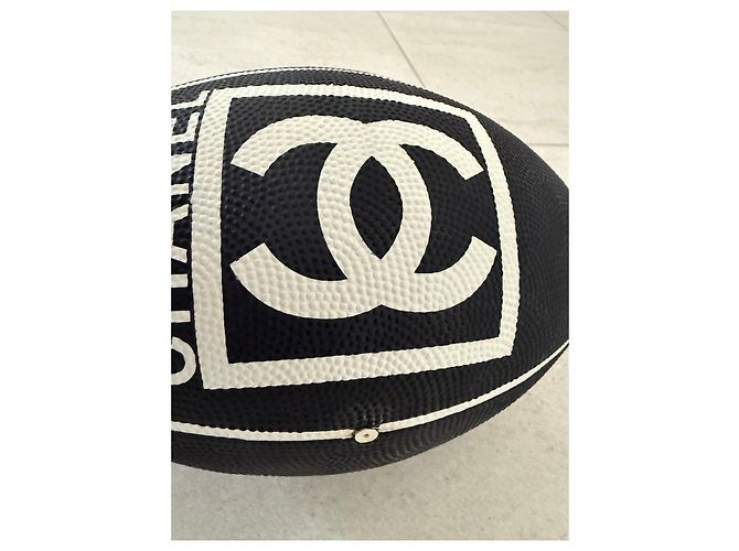 Chanel Pallone da Rugby Bianco e Nero - vista 2