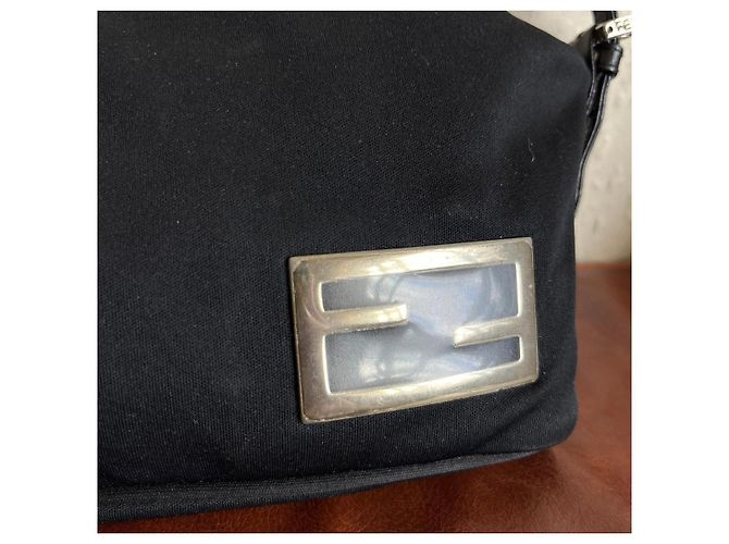 Fendi Baguette Borsa in Nylon Nero - vista 3