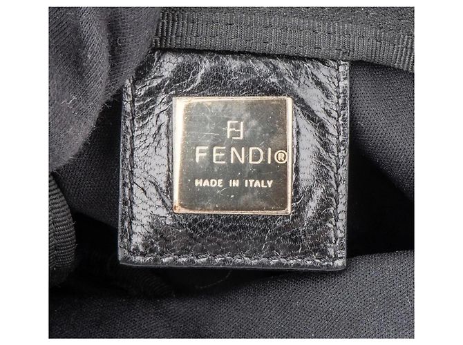 Fendi Baguette Borsa in Nylon Nero - vista 8