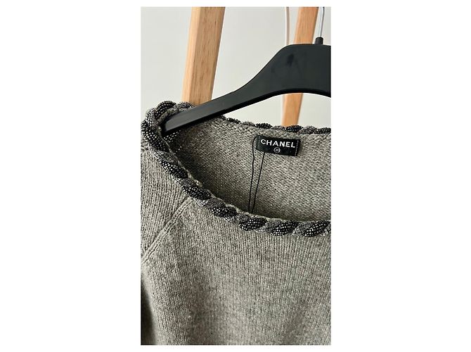 Chanel Pulôver de Cashmere Cinza com Pérolas - vista 4