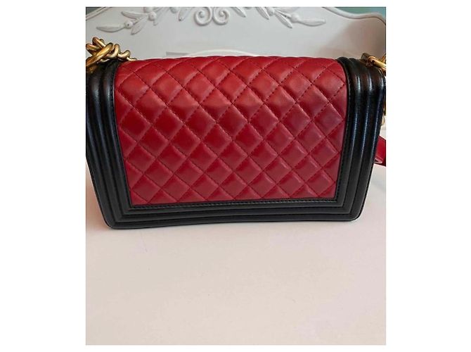 Chanel Boy Medium in agnello rosso Nero - vista 2