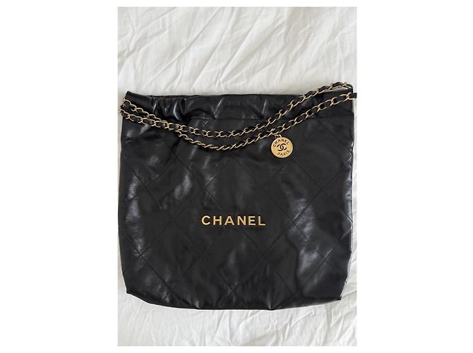Chanel 19 Chanel 22 Borsa Shopper Medium in Agnello Nero - vista 13