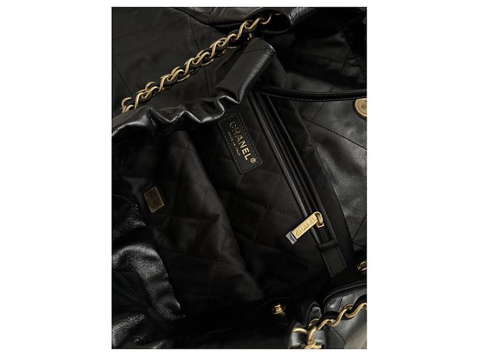 Chanel 19 Chanel 22 Borsa Shopper Medium in Agnello Nero - vista 14