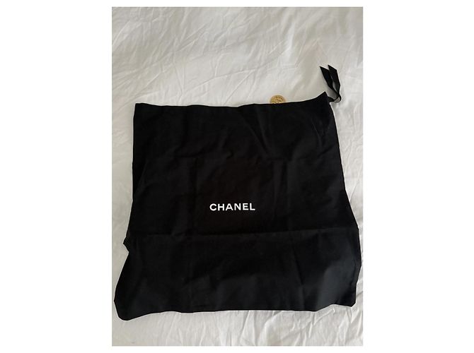 Chanel 19 Chanel 22 Borsa Shopper Medium in Agnello Nero - vista 5