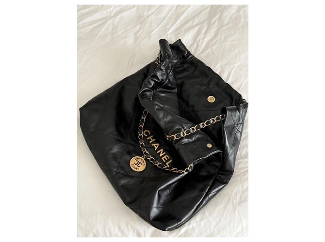 Chanel 19 Chanel 22 Borsa Shopper Medium in Agnello Nero - vista 7