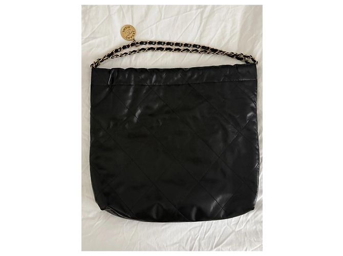 Chanel 19 Chanel 22 Borsa Shopper Medium in Agnello Nero - vista 8