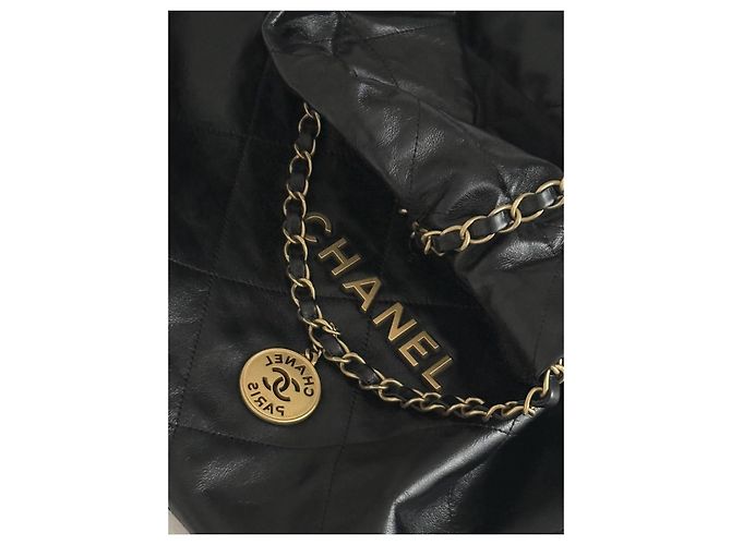 Chanel 19 Chanel 22 Borsa Shopper Medium in Agnello Nero - vista 9