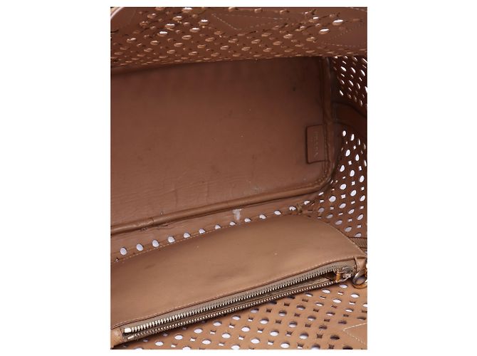 Prada Brauner Leder-Tote-Bag mit Laserschnitt - Größe - Ansicht 6