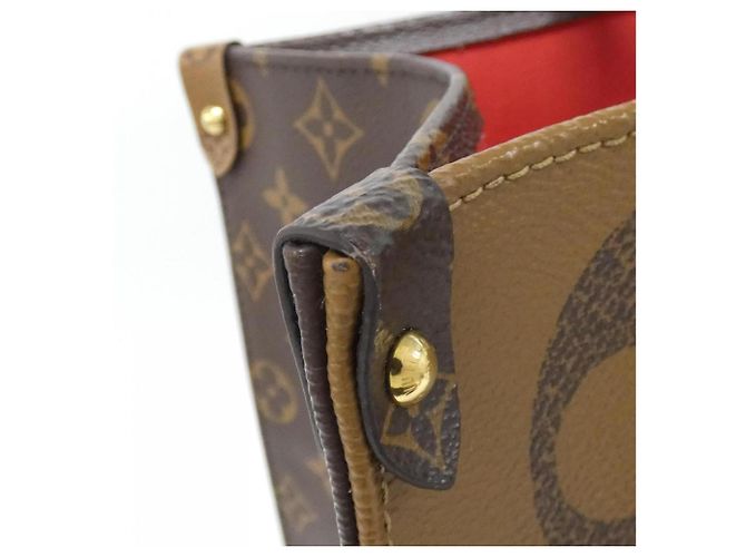 Borsa Louis Vuitton Monogram Giant OnTheGo GM Marrone Monogramma - vista 4