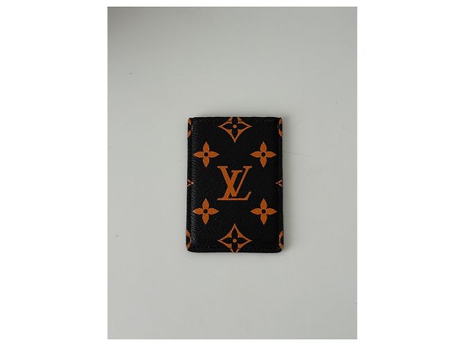 Louis Vuitton Tarjetero Monogram Negro Dorado - vista 2