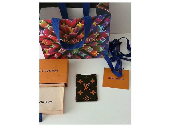 Louis Vuitton Tarjetero Monogram Negro Dorado - vista 3