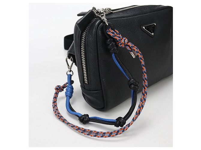 Borsa a tracolla Prada in pelle nera Nero - vista 7