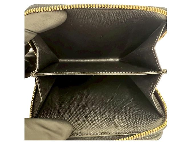 Saffiano Cartera Bi-Fold Prada en negro - vista 10