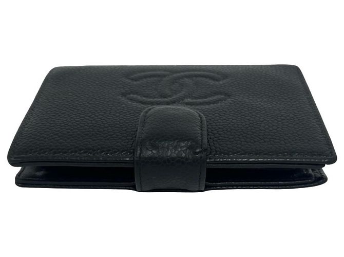 Mini billetera bi-fold en piel de becerro granulado negro Chanel - vista 3