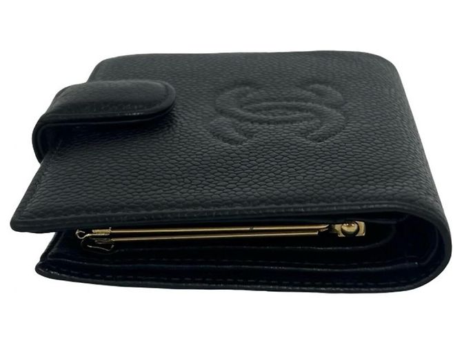 Mini billetera bi-fold en piel de becerro granulado negro Chanel - vista 4