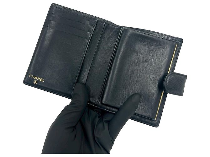 Mini billetera bi-fold en piel de becerro granulado negro Chanel - vista 7