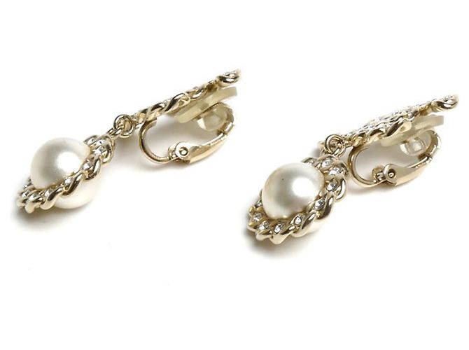 Orecchini a clip Chanel in metallo dorato e strass D'oro - vista 3