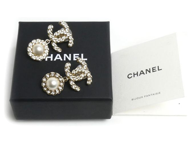 Orecchini a clip Chanel in metallo dorato e strass D'oro - vista 8