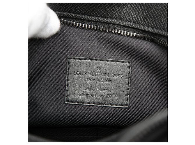 Cappello Soft Hat Trunk in Taiga Rainbow nero Louis Vuitton - vista 5