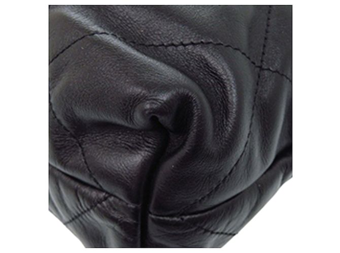 Chanel 22 Handtasche aus schwarzem glänzendem gestepptem Kalbsleder Small - Ansicht 10