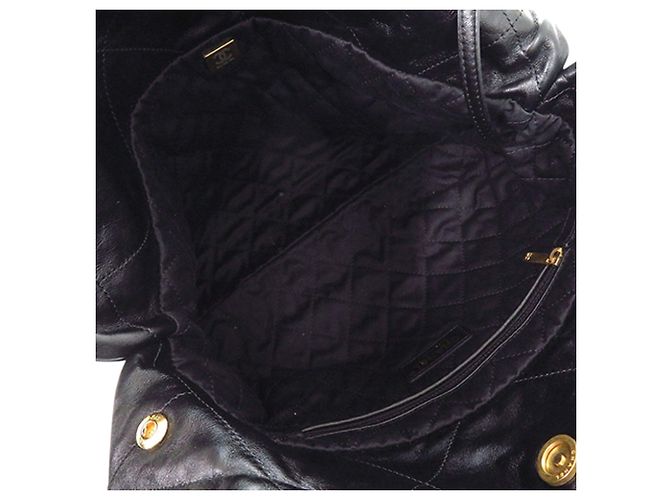 Chanel 22 Handtasche aus schwarzem glänzendem gestepptem Kalbsleder Small - Ansicht 4