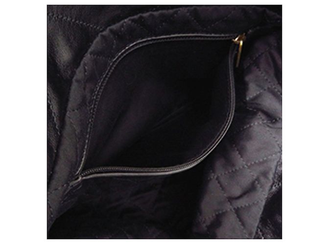 Chanel 22 Handtasche aus schwarzem glänzendem gestepptem Kalbsleder Small - Ansicht 5
