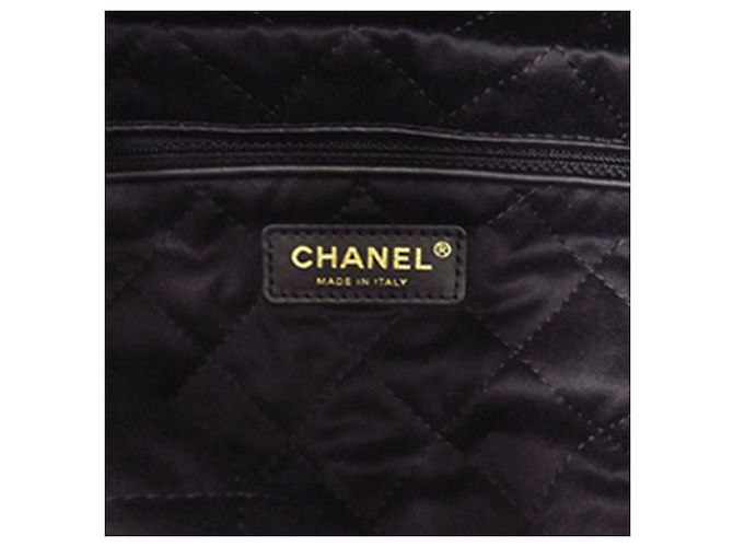 Chanel 22 Handtasche aus schwarzem glänzendem gestepptem Kalbsleder Small - Ansicht 6