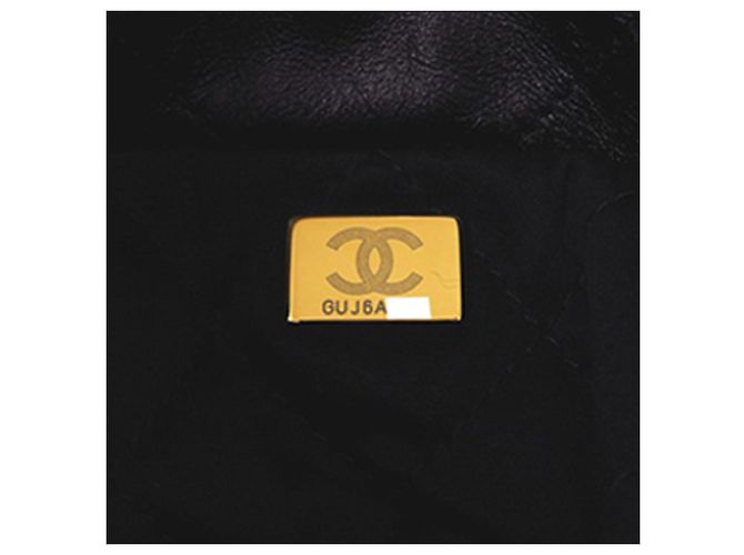 Chanel 22 Handtasche aus schwarzem glänzendem gestepptem Kalbsleder Small - Ansicht 7