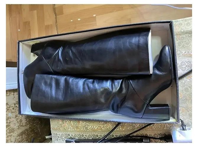 Autre Marque Sisley Botas altas de cuero negro con tacón de bloque - vista 7
