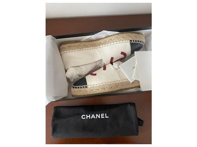 Chanel Espadrilles in pelle bianco e nero - vista 5