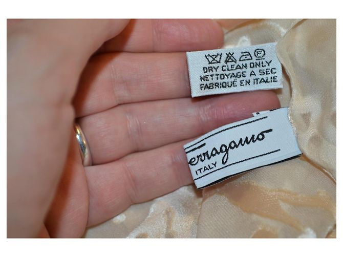 Cachecol Salvatore Ferragamo Seda e Viscose Padrão Floral Creme - vista 7