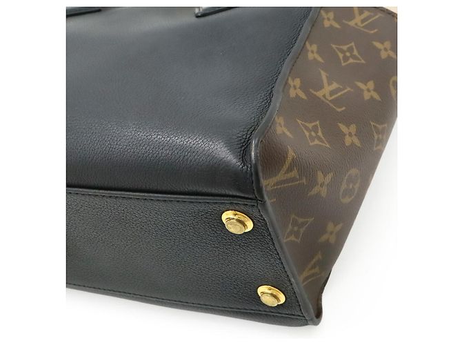 Borsa Louis Vuitton Monogram On My Side MM Nero - vista 3