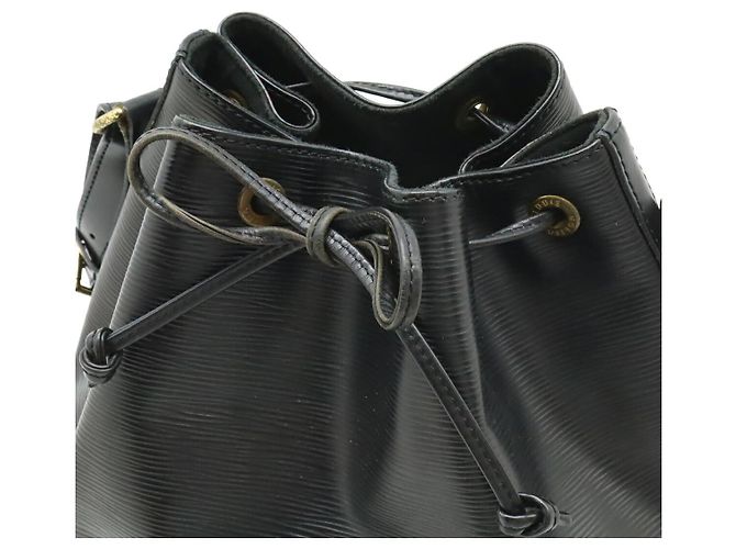 Bolso de Hombro Louis Vuitton Epi Petit Noe Negro - vista 4