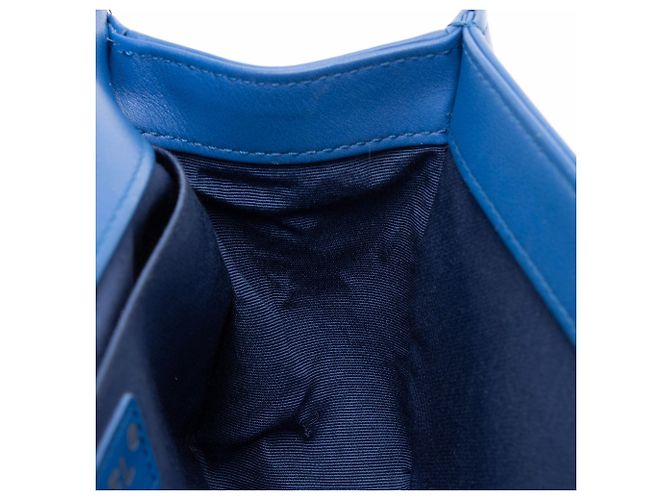 Borsa Boy Chanel Chevron in agnello Old Medium Blu - vista 10
