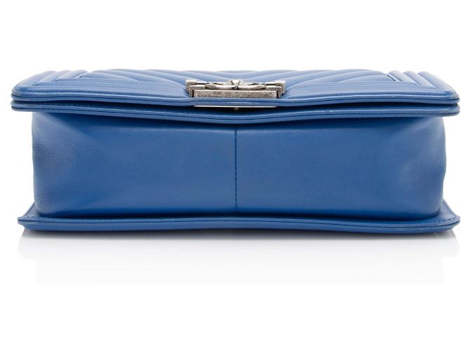Borsa Boy Chanel Chevron in agnello Old Medium Blu - vista 4