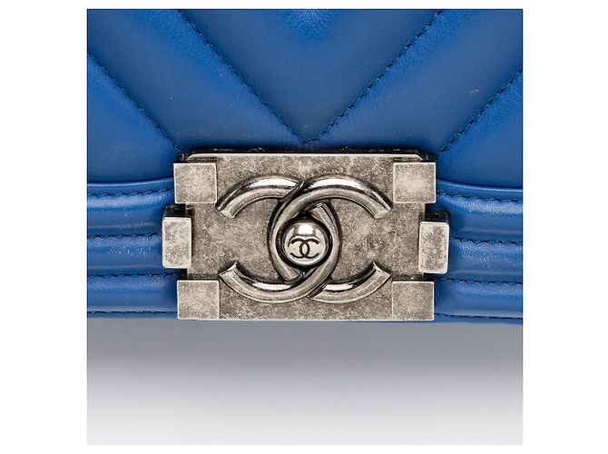 Borsa Boy Chanel Chevron in agnello Old Medium Blu - vista 9