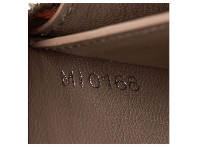 Portafoglio Louis Vuitton Veau Cachemire Comete Zip Around Rosa - vista 4