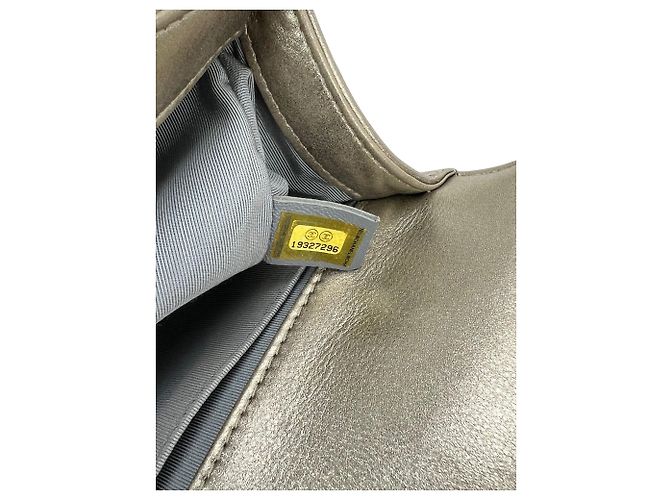 Borsa a tracolla Chanel Metallic Calfskin Quilted Medium Boy Flap Khaki Silver Argento Metallico - vista 6