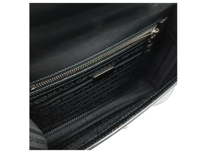 Prada 2WAY Schultertasche aus Lackleder Schwarz - Ansicht 6