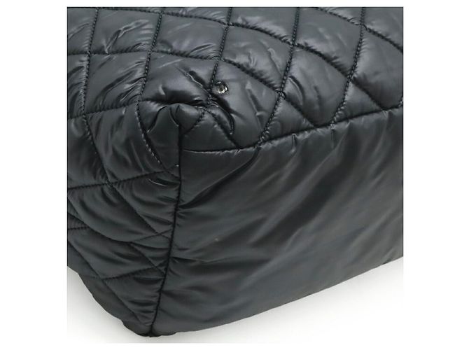 Tote Chanel Coco Cocoon Small in Nylon e Pelle Nero - vista 3