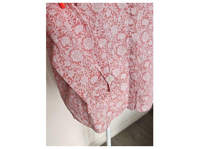 Sézane Bluse mit Blumenmuster in Rosa und Weiß Pink - Ansicht 16