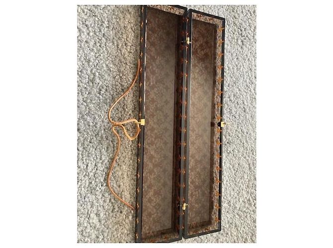 Louis Vuitton Monogram Essentiels Etui à Baguettes Marrone Monogramma - vista 3