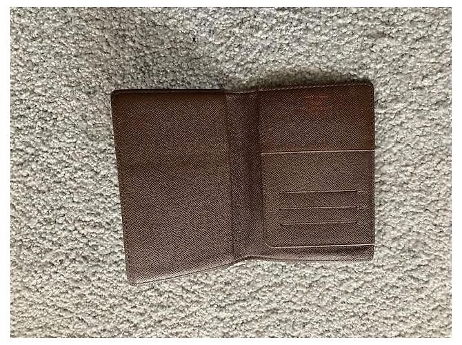 Louis Vuitton Monogram Essentiels Etui à Baguettes Marrone Monogramma - vista 6