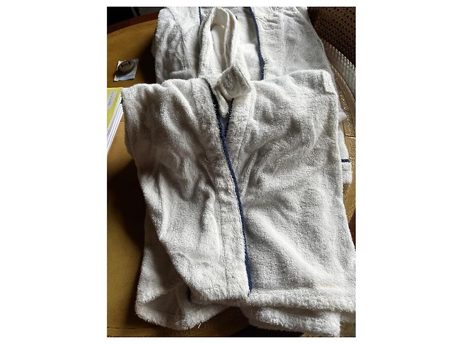 Hugo Boss White Cotton Hooded Bathrobe with Navy Trim Navy blue - view 15