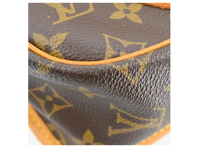 Louis Vuitton Sac Gibeciere Messenger Bag Monogram Canvas MM Brown - view 5