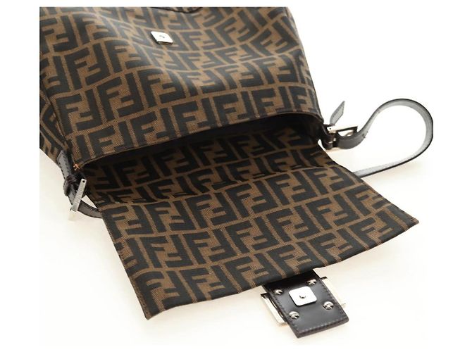 FENDI Zucca Canvas Mamma Baguette Borsa a Spalla Nero Marrone Auth 182589V - vista 19