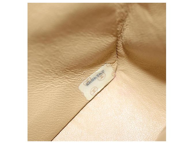 CHANEL Bolsa de Ombro com Corrente em Pele de Cordeiro Bege Ouro CC Auth 182904SAV Dourado - vista 11