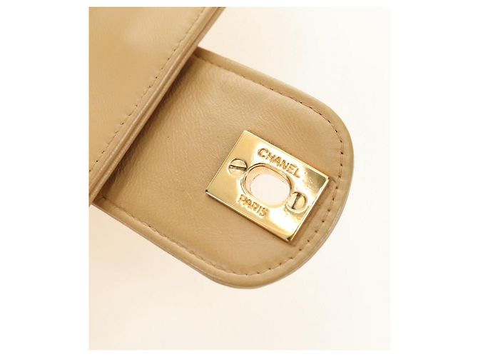 CHANEL Bolsa de Ombro com Corrente em Pele de Cordeiro Bege Ouro CC Auth 182904SAV Dourado - vista 19