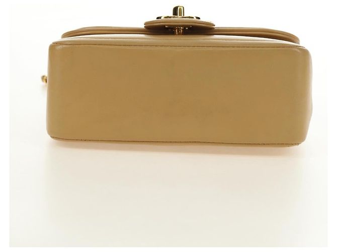 CHANEL Bolsa de Ombro com Corrente em Pele de Cordeiro Bege Ouro CC Auth 182904SAV Dourado - vista 5