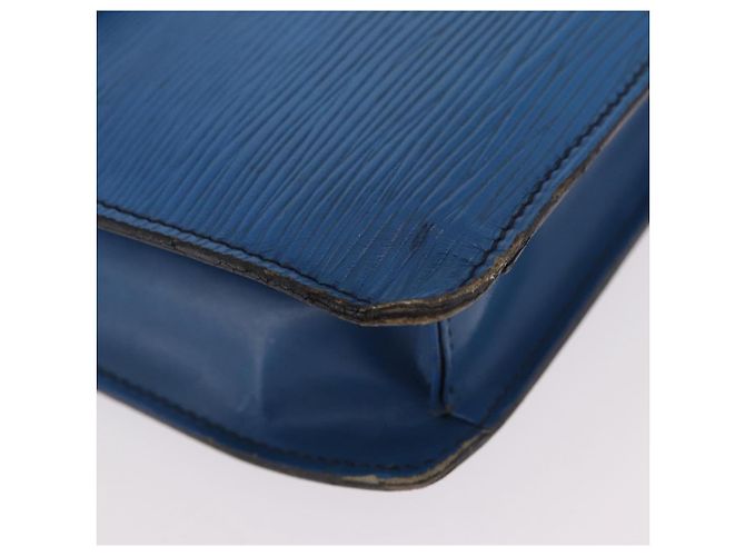 LOUIS VUITTON Epi Montaigne 27 Clutch Bag Blue M52655 LV Auth 184193 - vista 8
